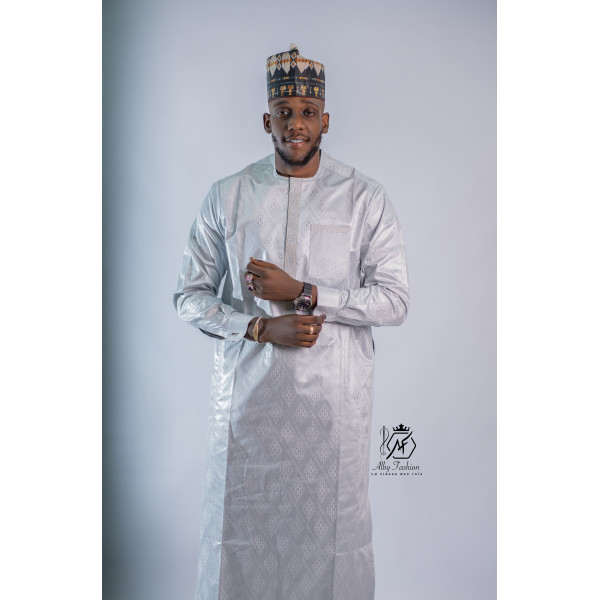 Boubou homme blanc argenté – Élégance et prestige